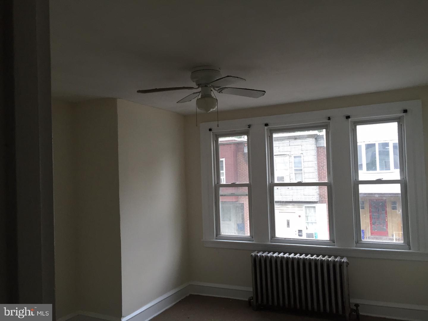 536 E Ashmead St Property Photo 3