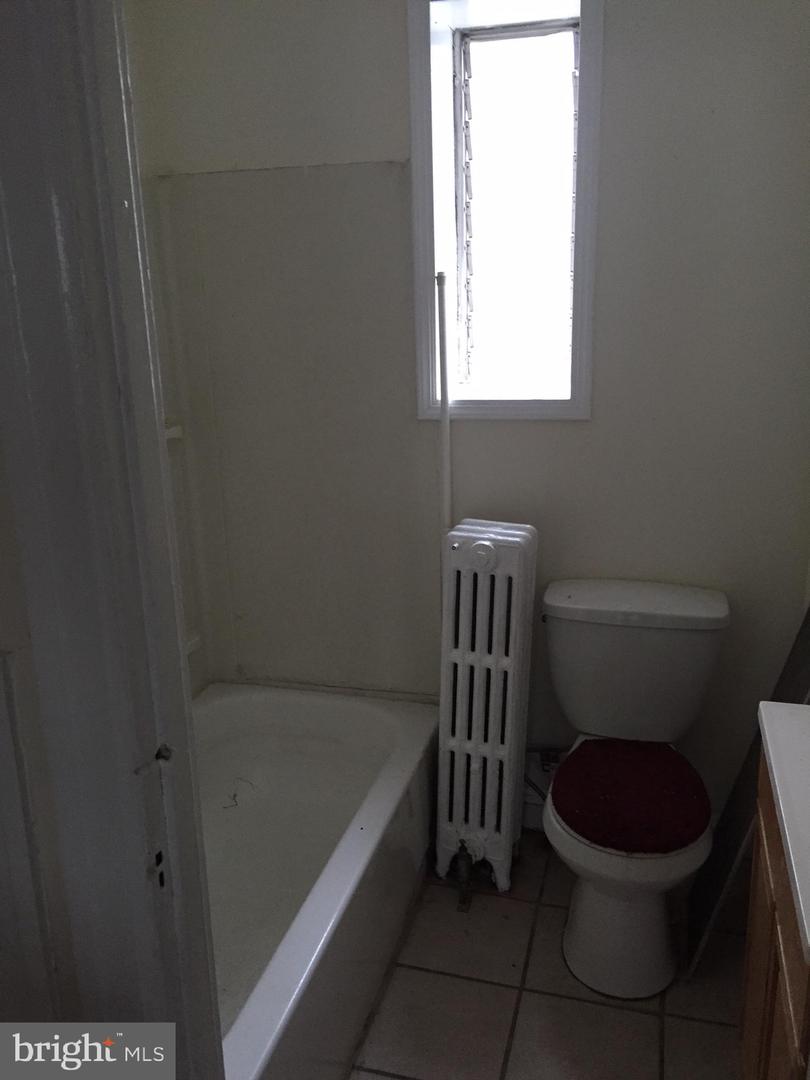 536 E Ashmead St Property Photo 5