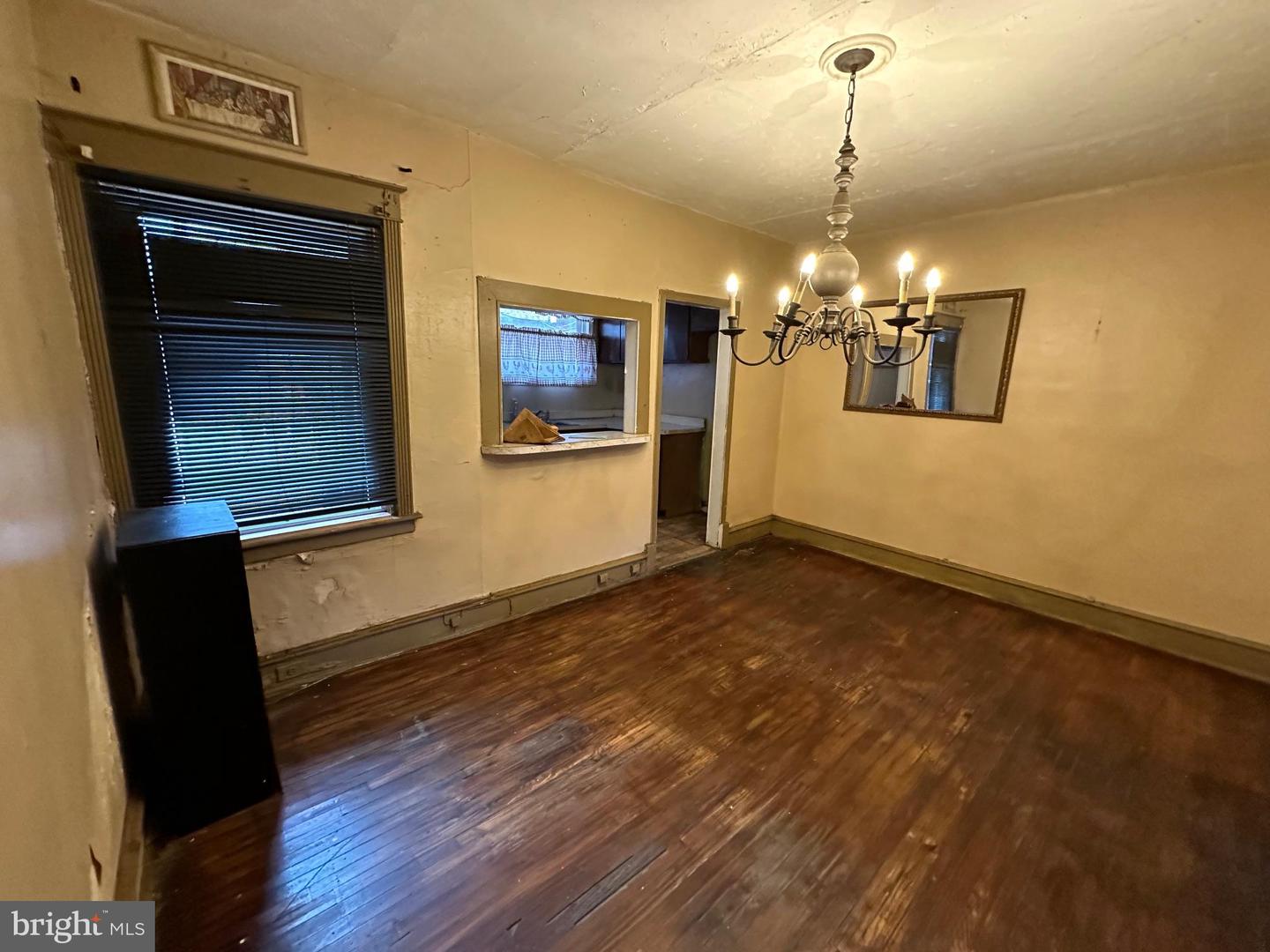 949 Brill St Property Photo 3
