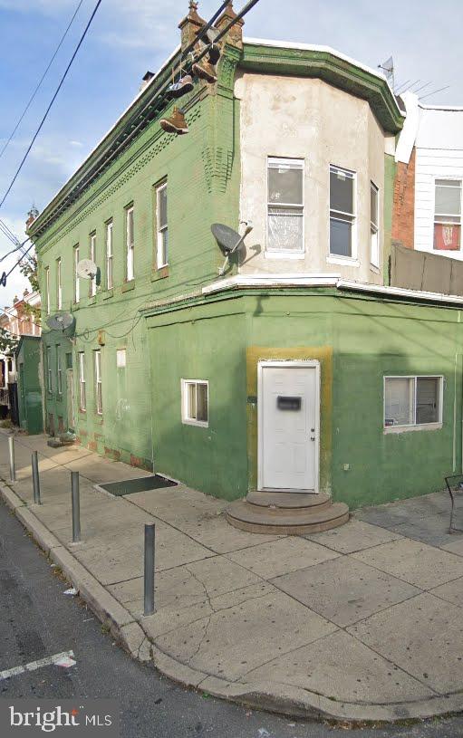 1225 W VENANGO ST Property Photo 1