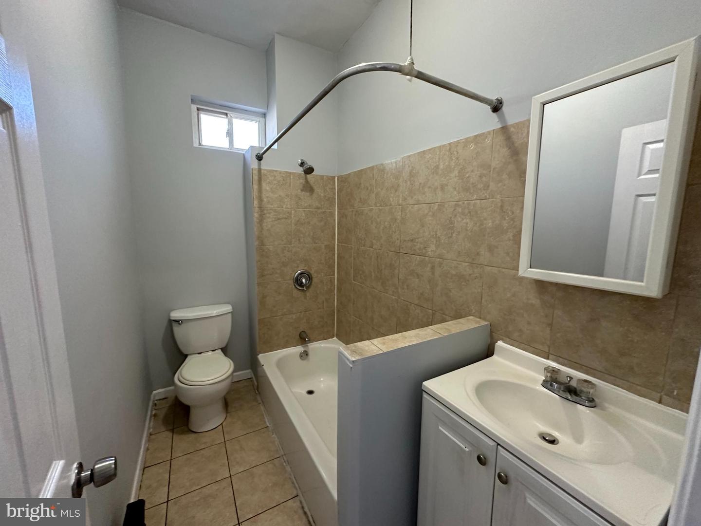 1225 W Venango St Property Photo 7