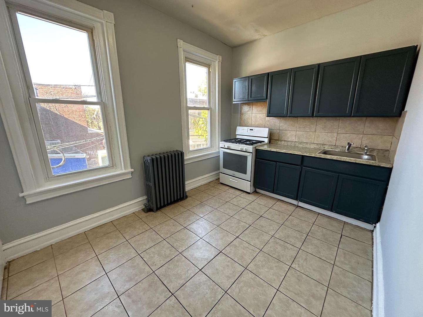 1225 W Venango St Property Photo 8