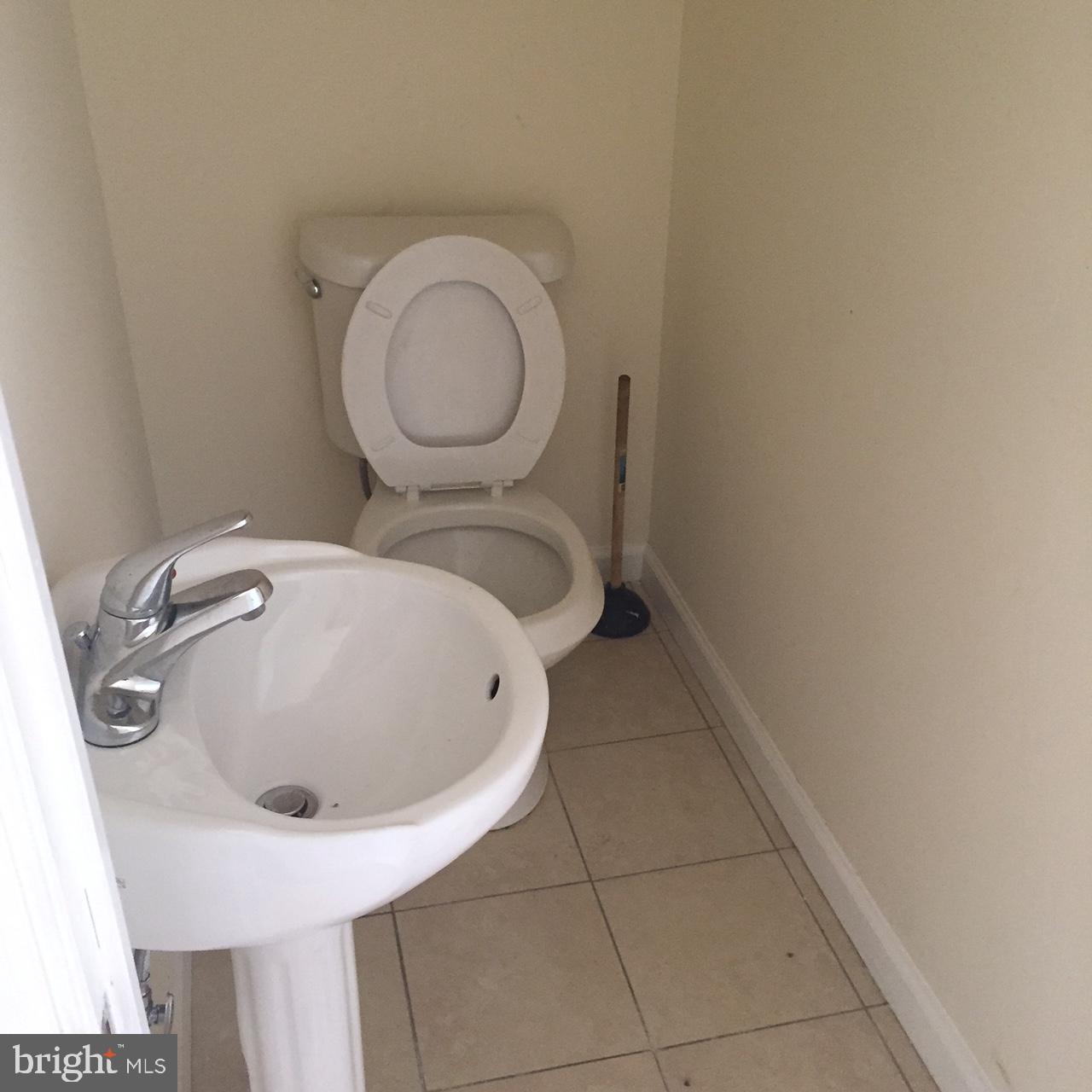 1225 W Venango St Property Photo 15