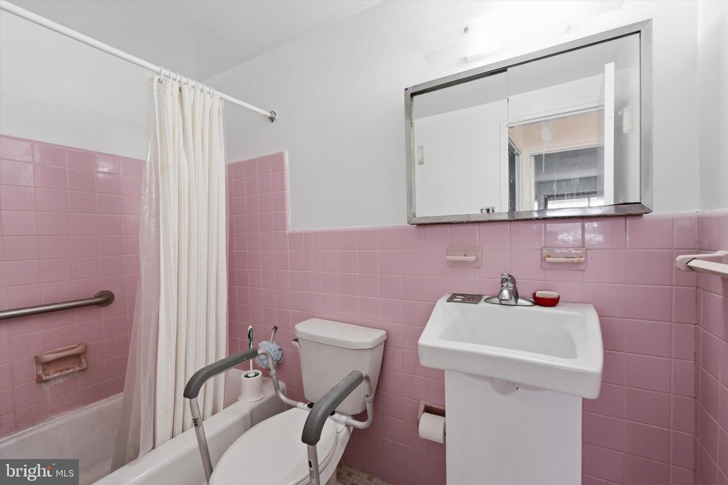 1900 John F Kennedy Blvd #314 Property Photo 22