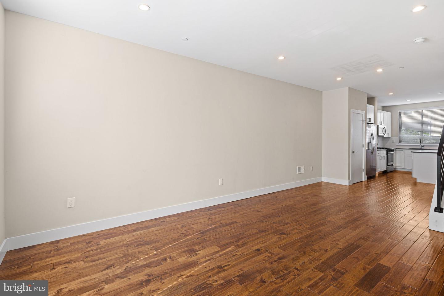 1443 S Colorado St Property Photo 2