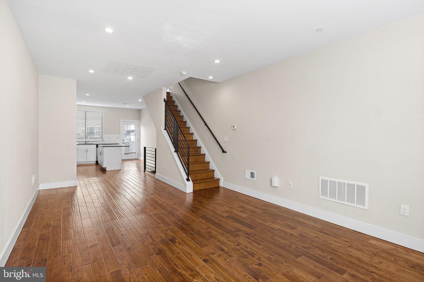1443 S Colorado St Property Photo 3