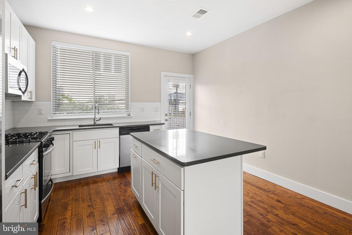1443 S Colorado St Property Photo 5