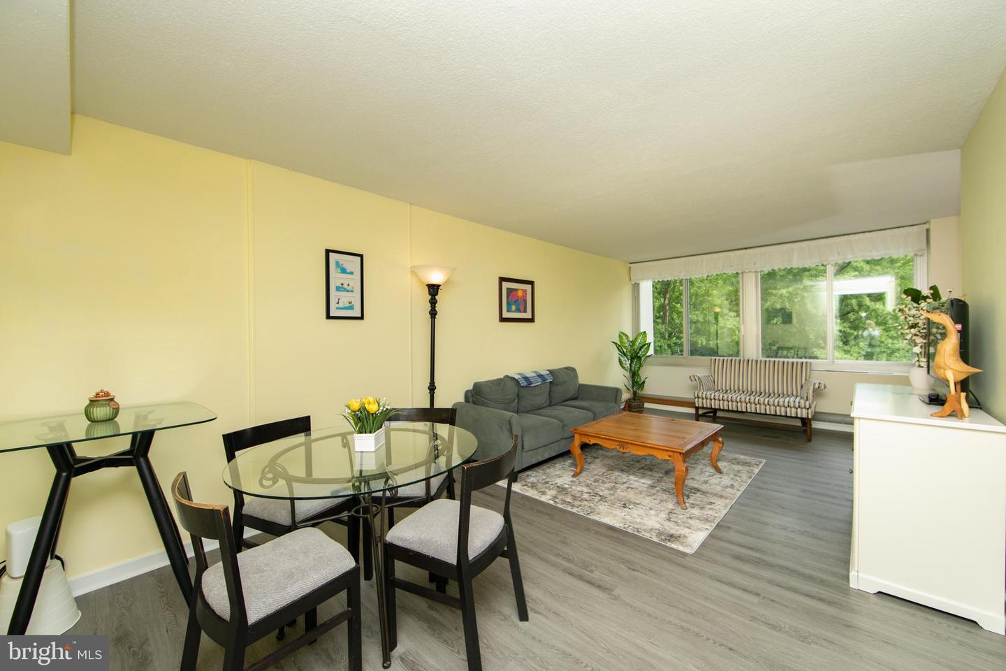604-36 S Washington Sq #306 Property Photo 15