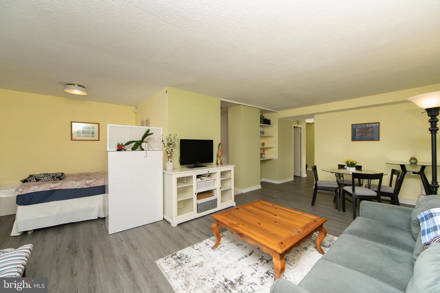 604-36 S Washington Sq #306 Property Photo 17
