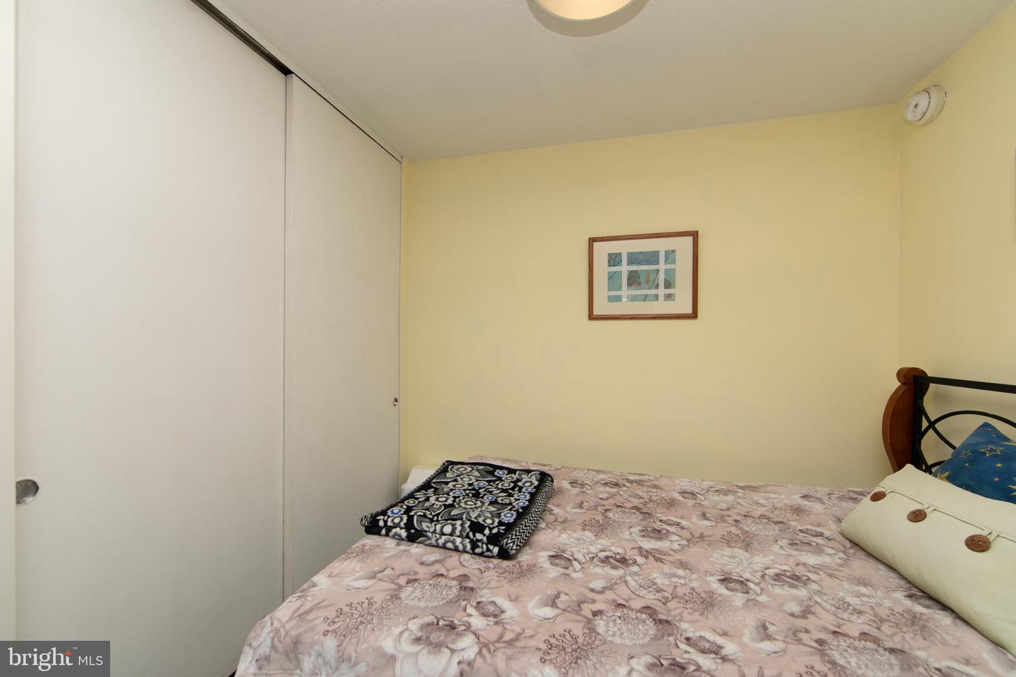 604-36 S Washington Sq #306 Property Photo 20