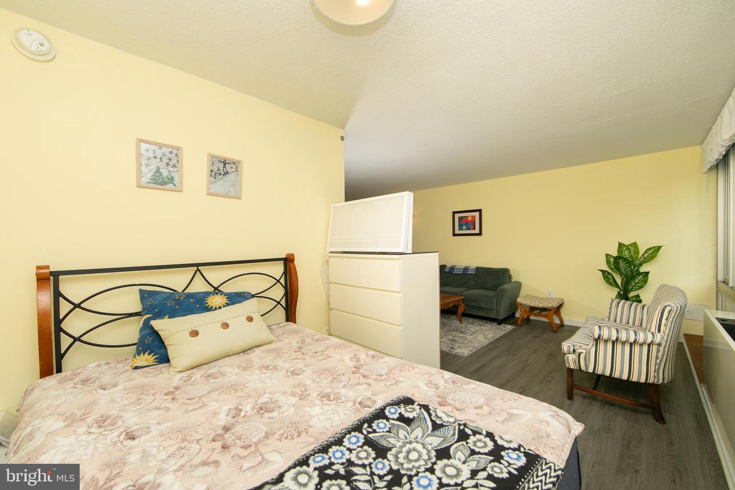604-36 S Washington Sq #306 Property Photo 21