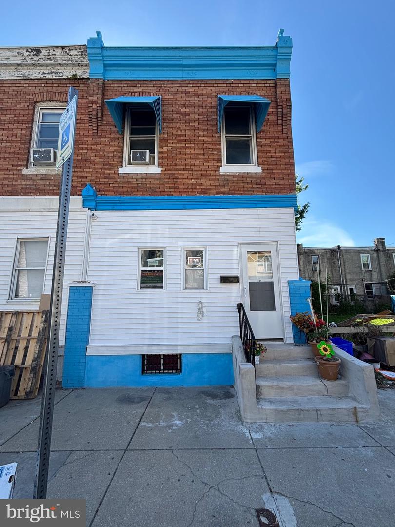 24 N Farson St Property Photo 1