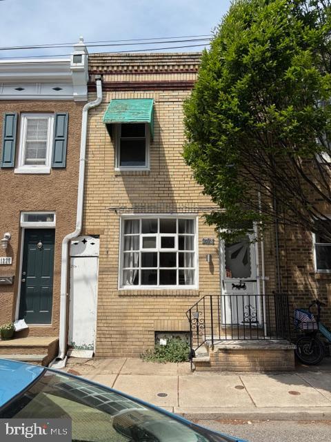 1218 S CLARION ST Property Photo 1