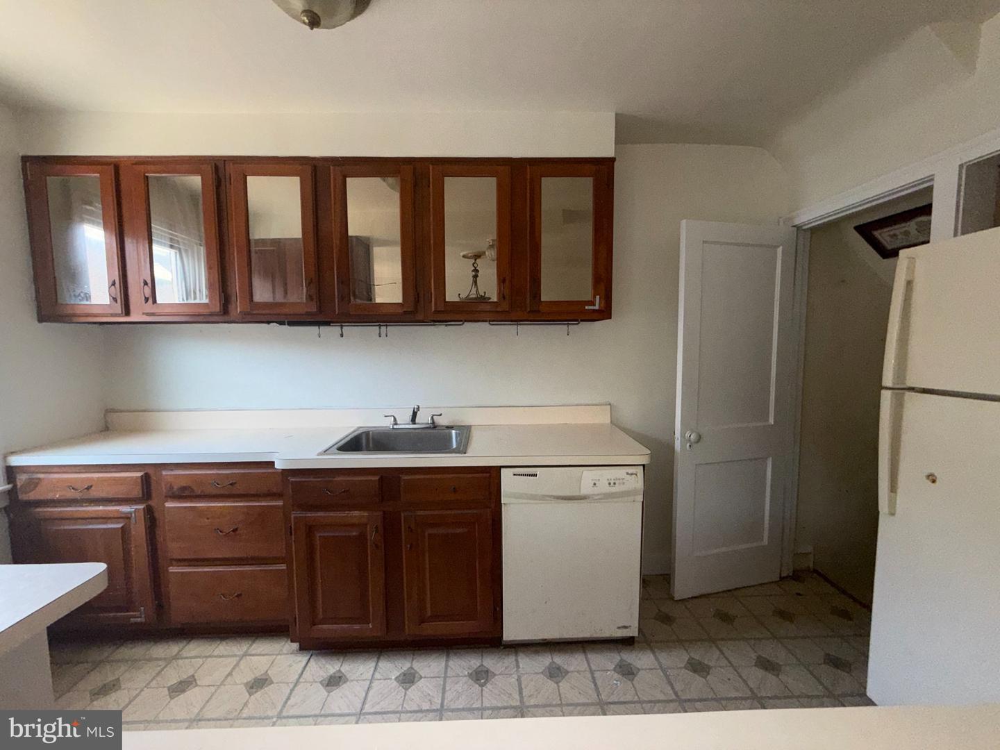4218 Loring St Property Photo 4
