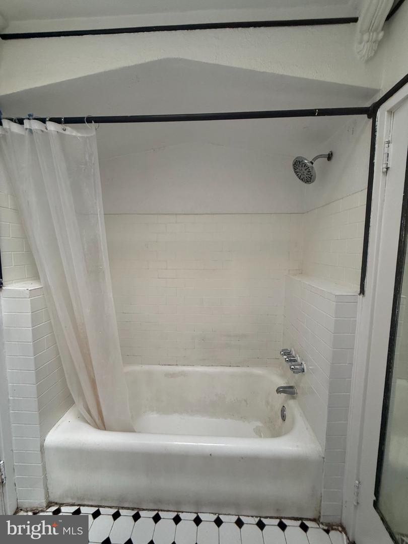4218 Loring St Property Photo 10