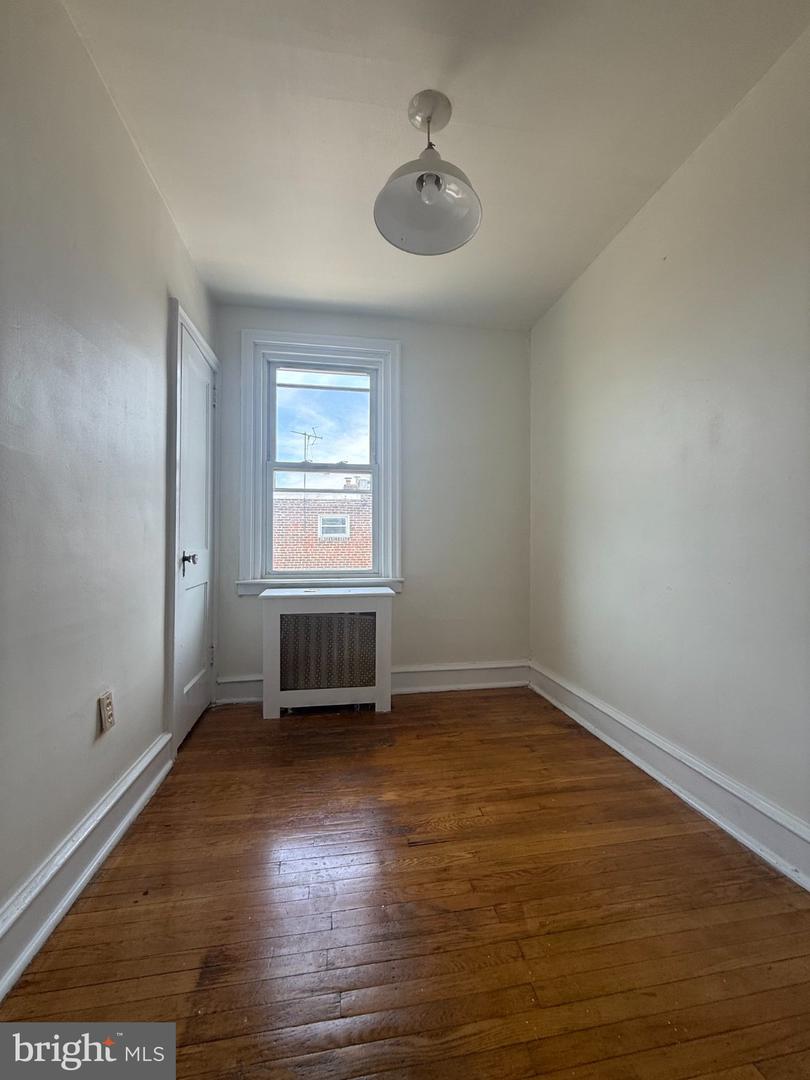 4218 Loring St Property Photo 13