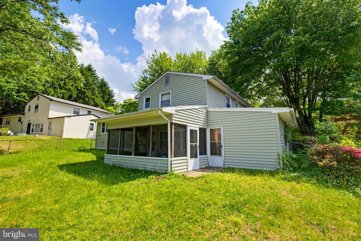 601 Sharon Ln Property Photo 16