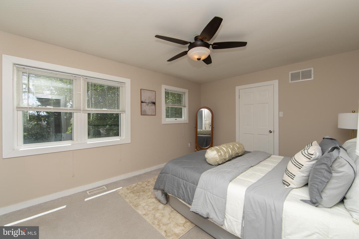 335 Cinnaminson St Property Photo 24