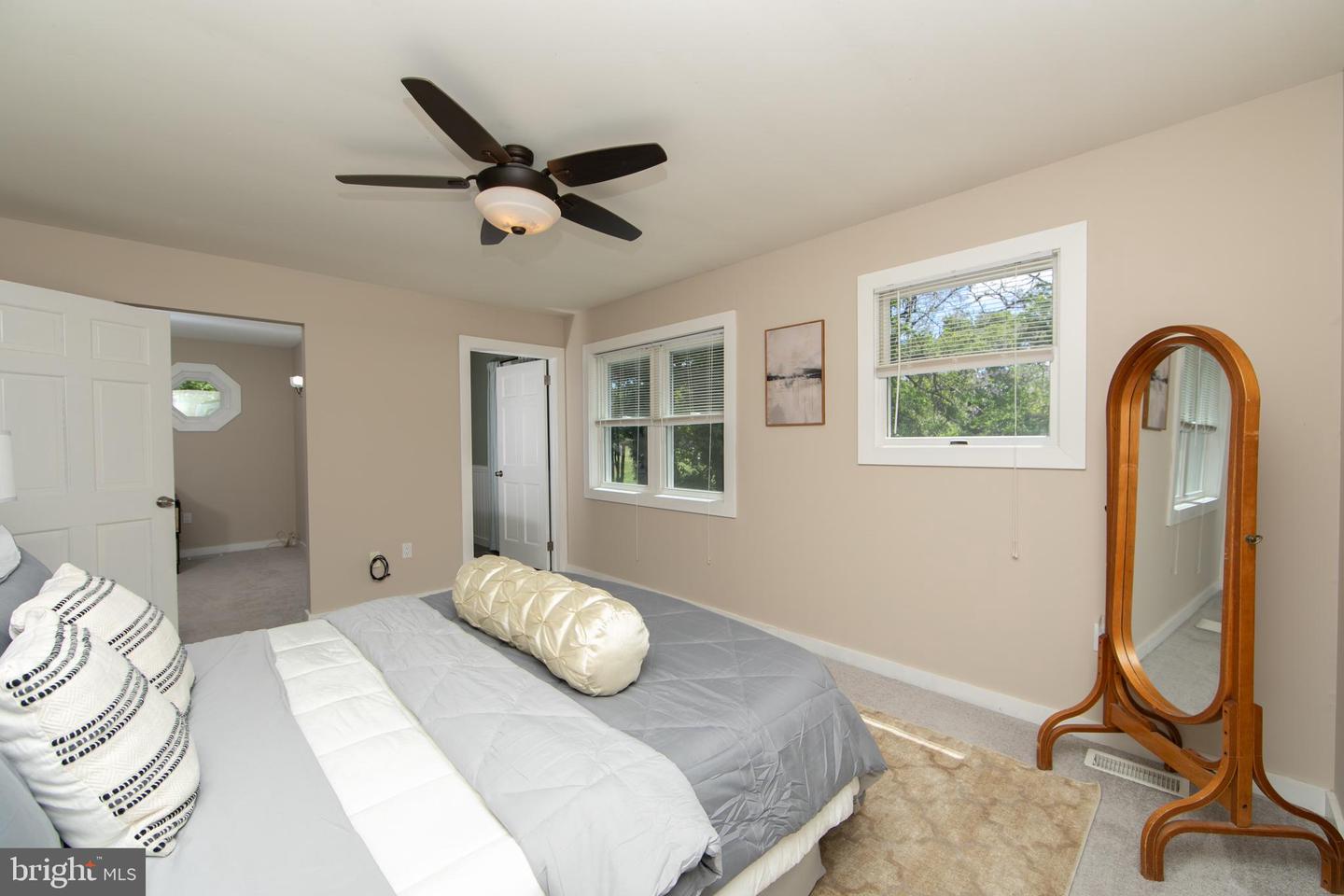 335 Cinnaminson St Property Photo 25
