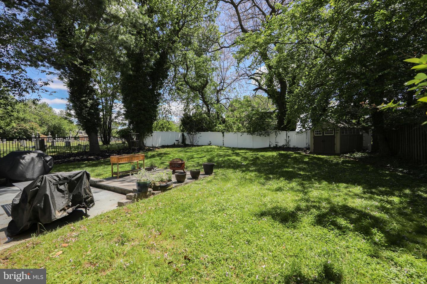 335 Cinnaminson St Property Photo 40