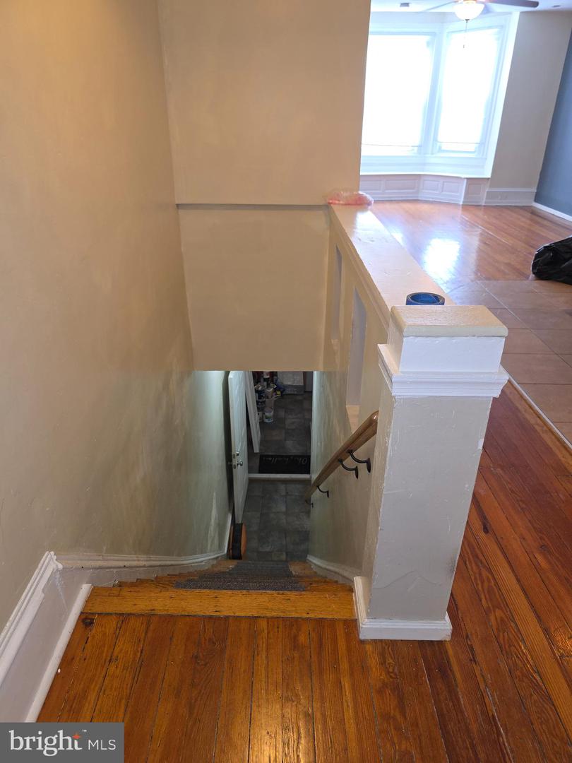 706 S 52nd St Property Photo 8