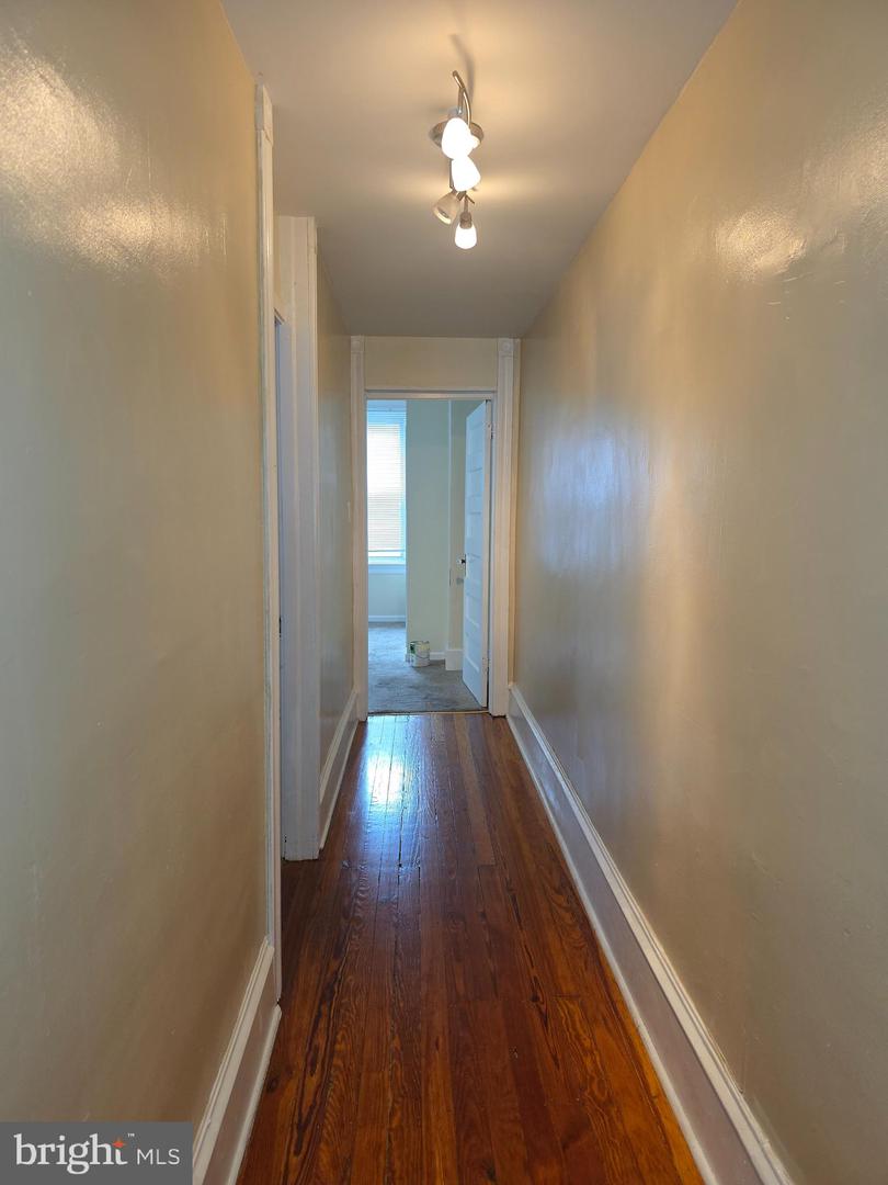 706 S 52nd St Property Photo 9