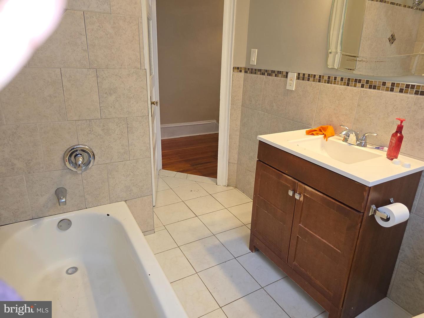 706 S 52nd St Property Photo 15