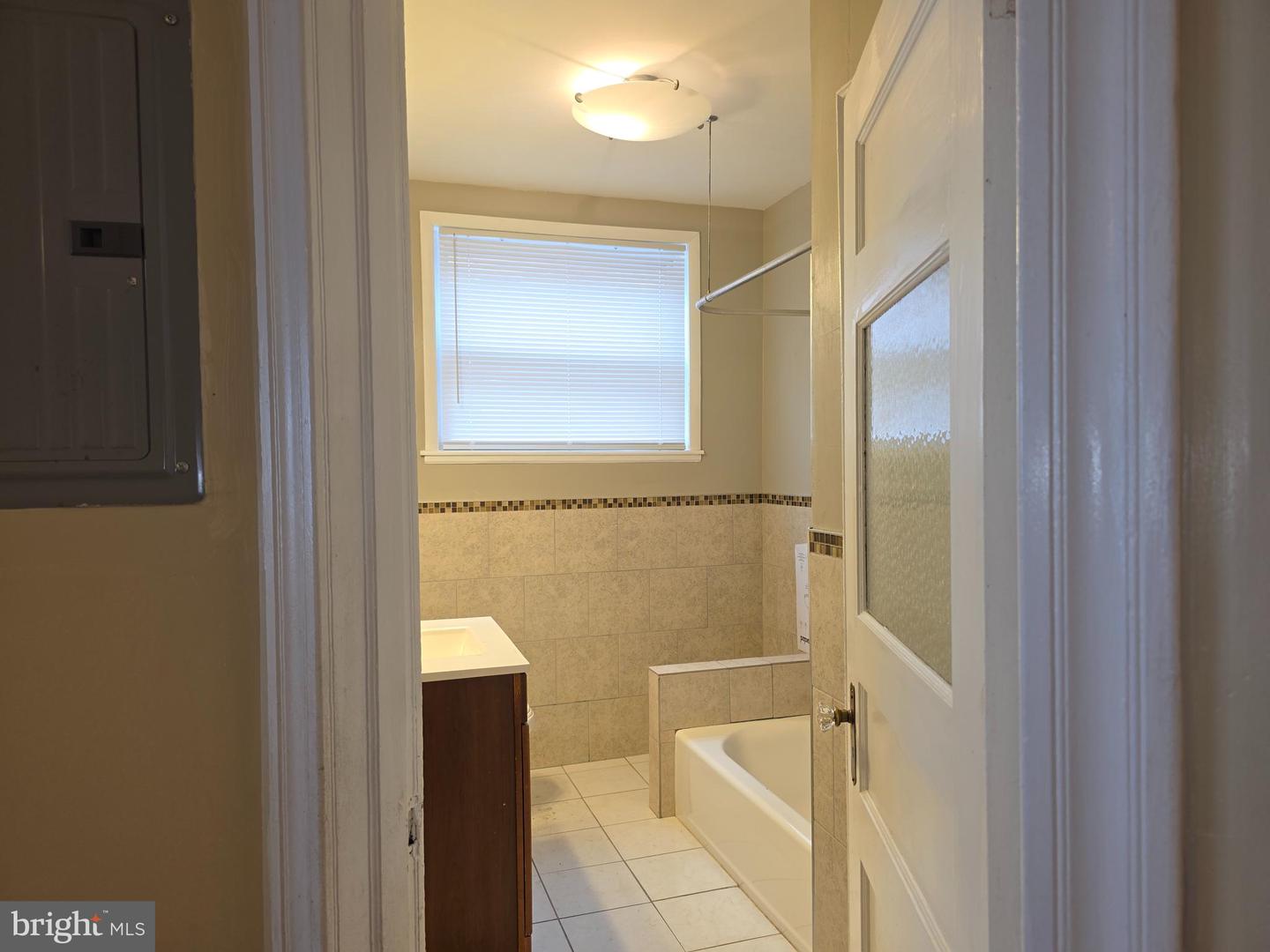 706 S 52nd St Property Photo 16