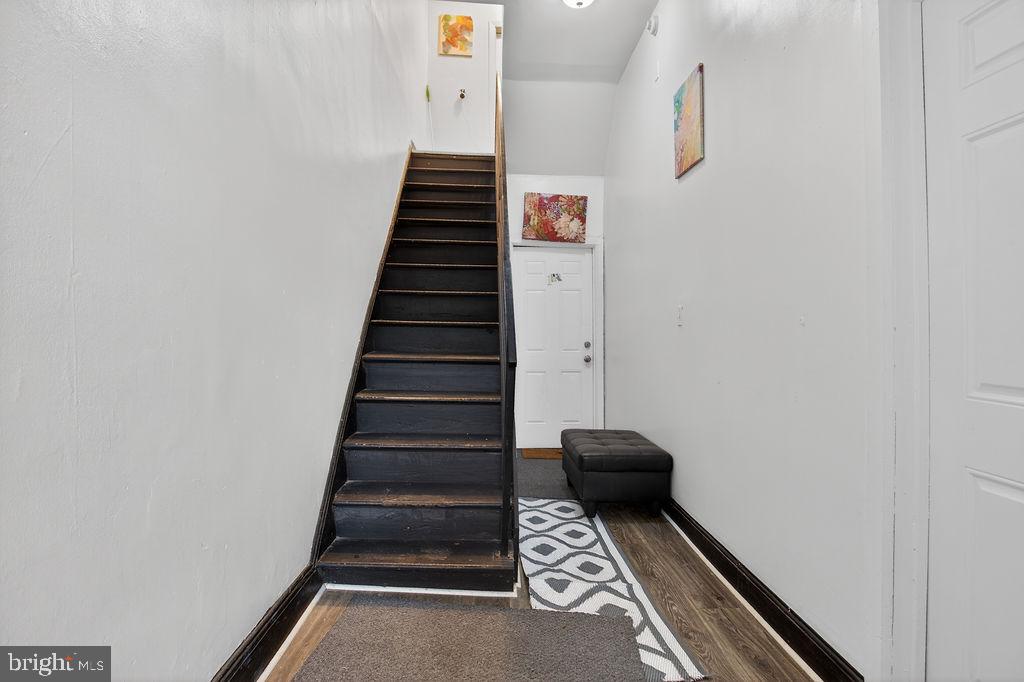 6220 Vine St Property Photo 4