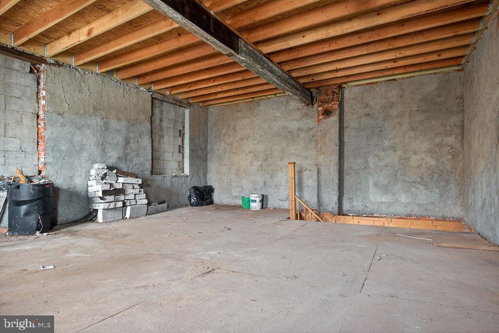 6220 Vine St Property Photo 13