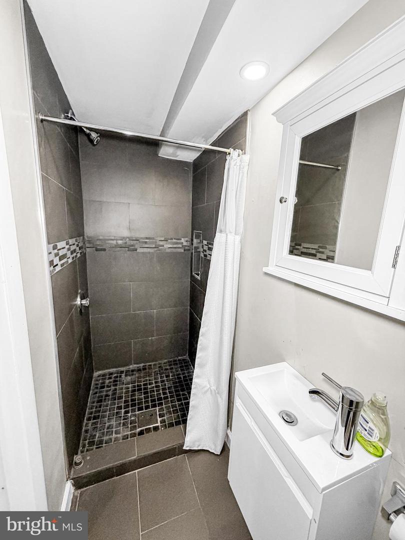 4644 G St #g Property Photo 8