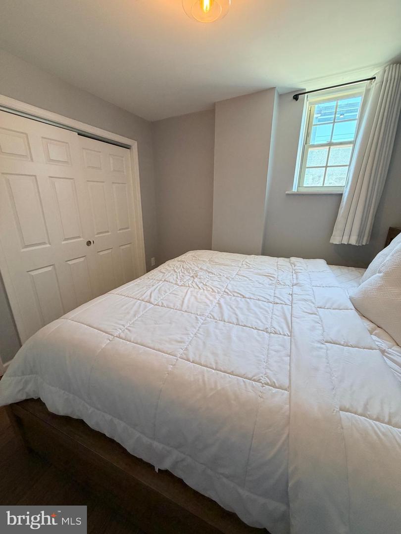 4406 Baker St Property Photo 18