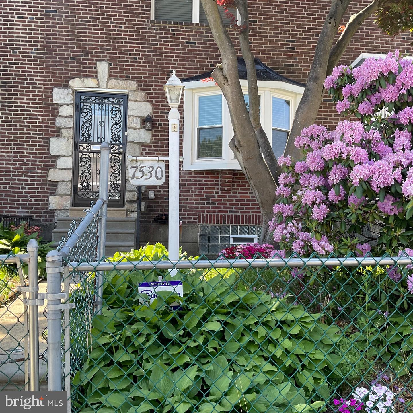7530 GILBERT ST Property Photo 1