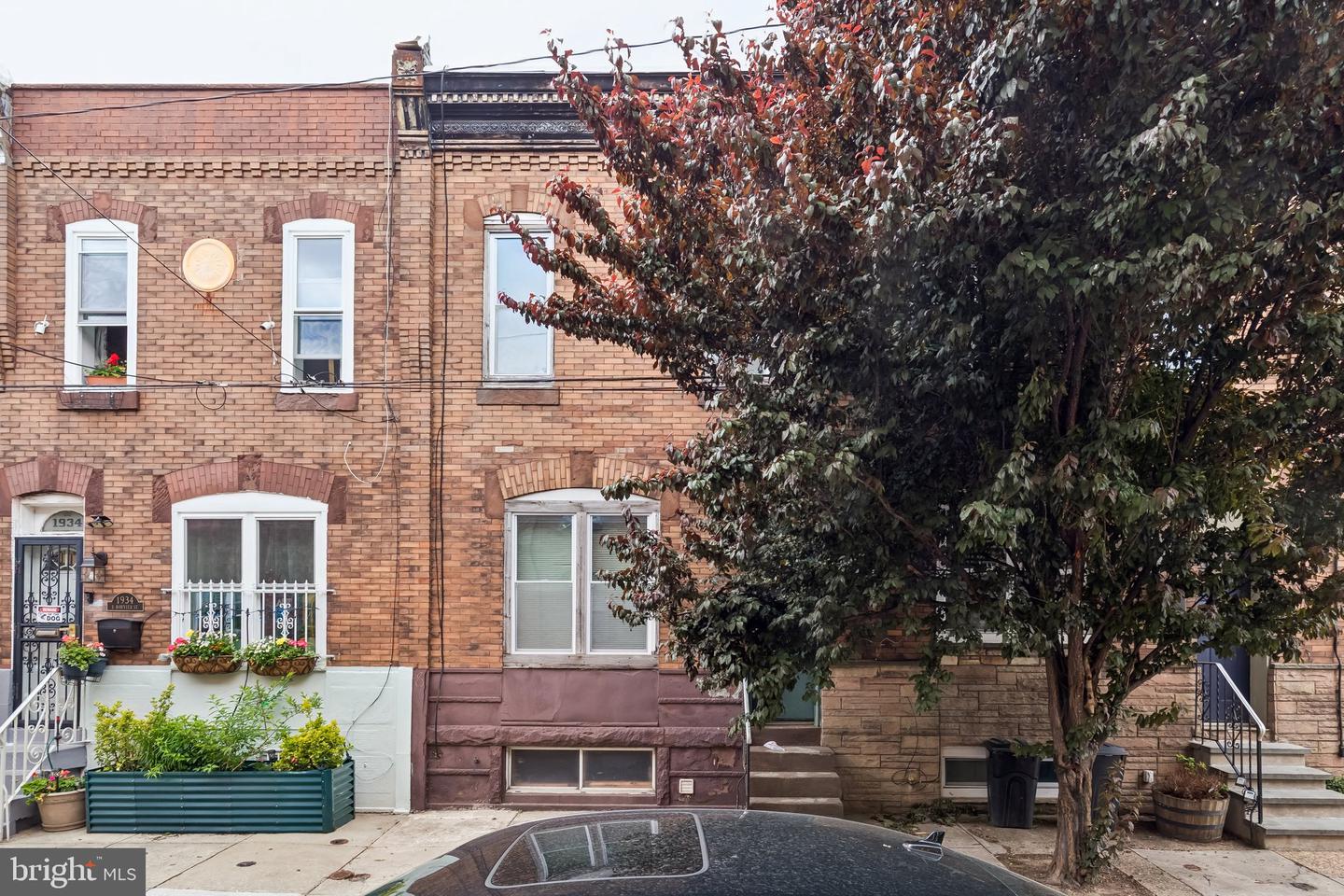 1932 S Bouvier St Property Photo 1