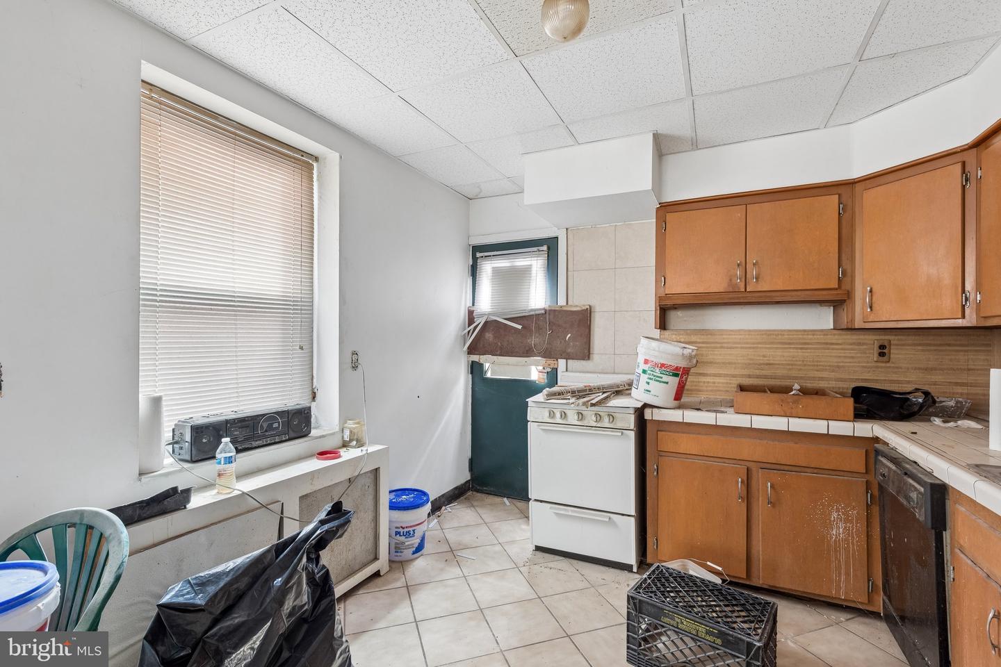 1932 S Bouvier St Property Photo 6