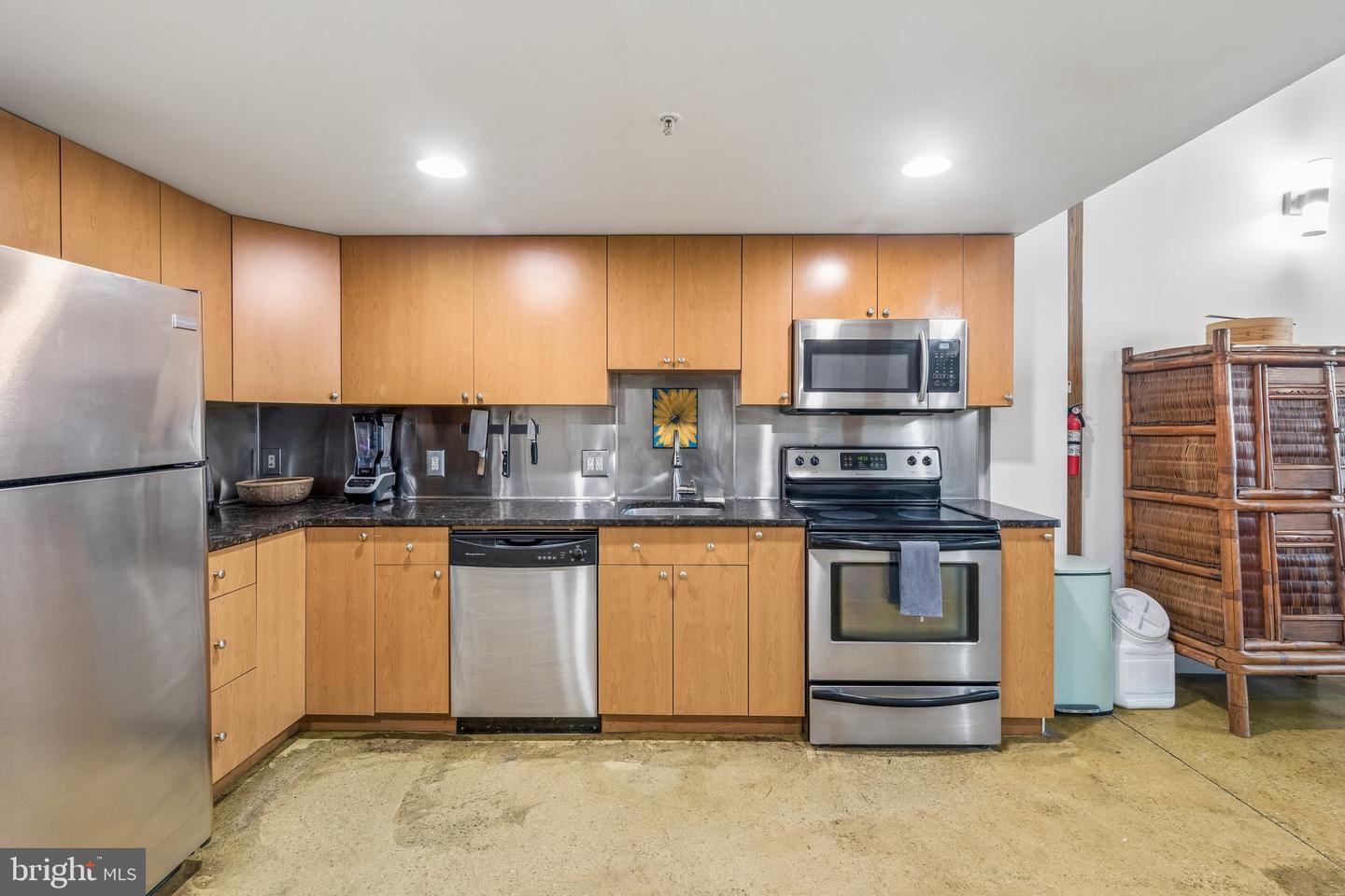 314-18 Brown St #207 Property Photo 16