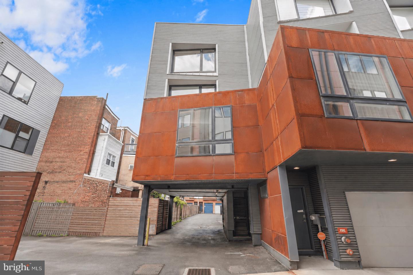 608 N Galloway St #a Property Photo 1
