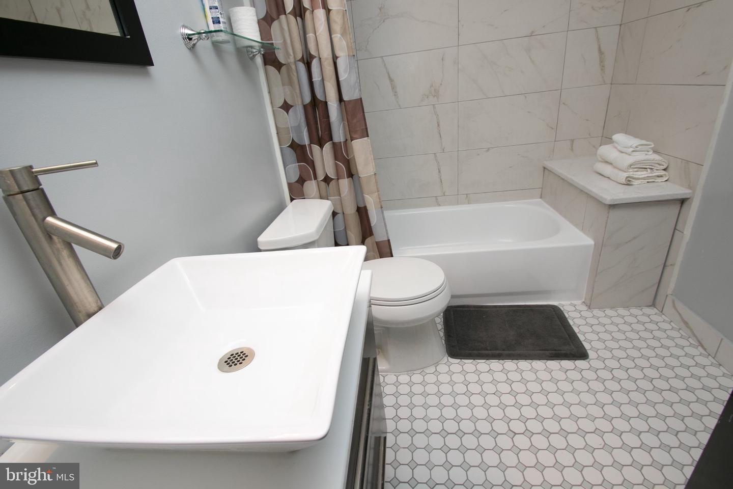 2135 Walnut St #304 Property Photo 6