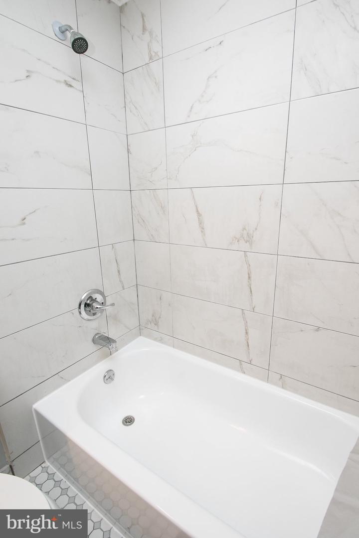 2135 Walnut St #304 Property Photo 7