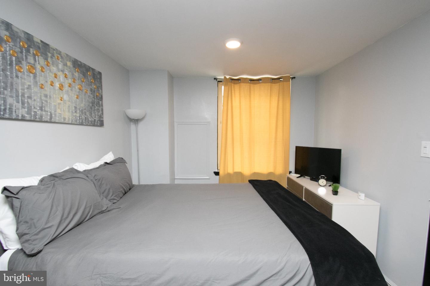 2135 Walnut St #304 Property Photo 8