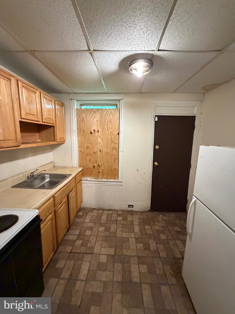 2230 N Cleveland St Property Photo 4