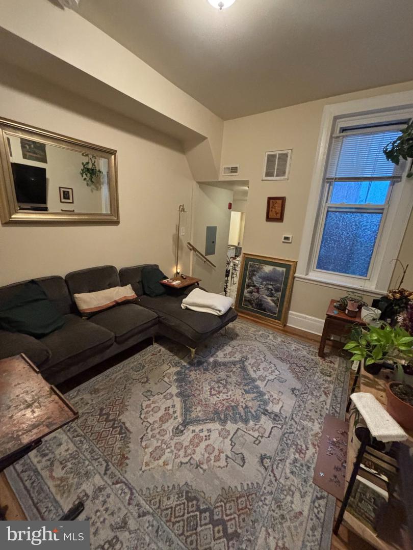 1309 N 19th St #b Property Photo 4