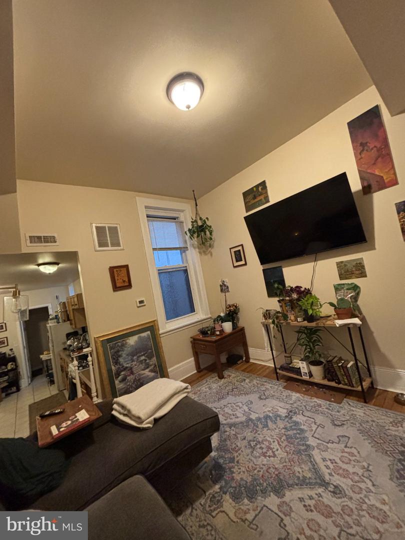 1309 N 19th St #b Property Photo 5