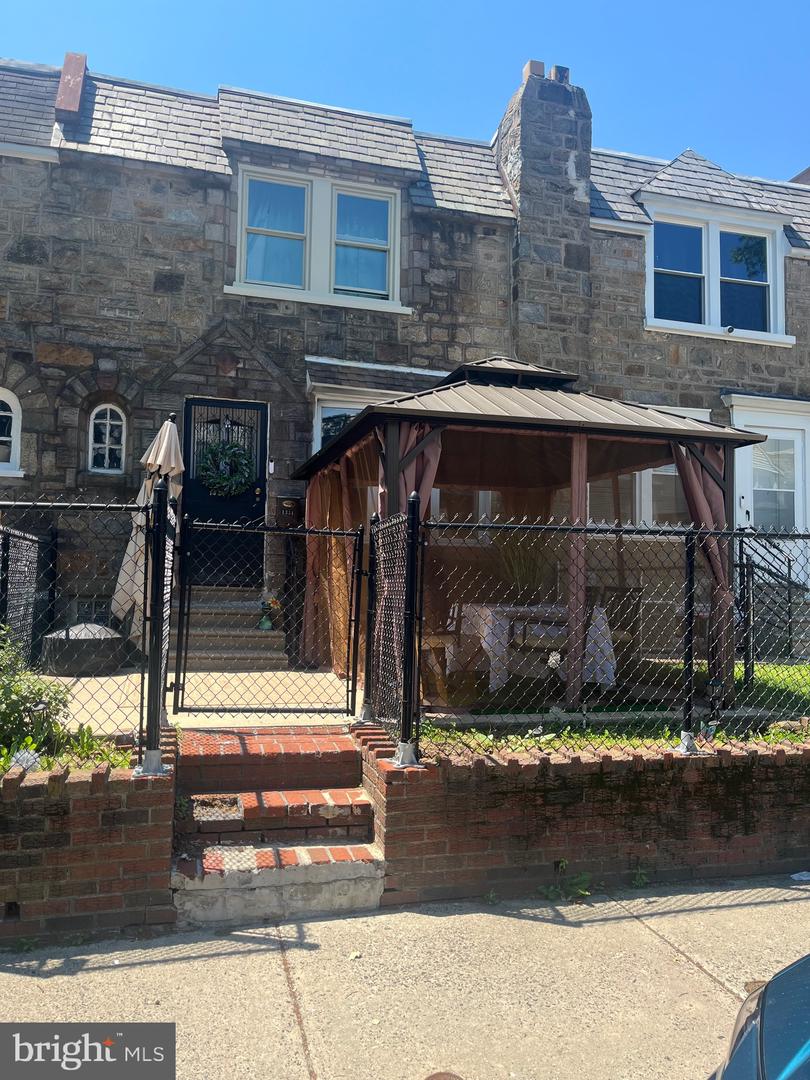 1334 Mckinley St Property Photo 1
