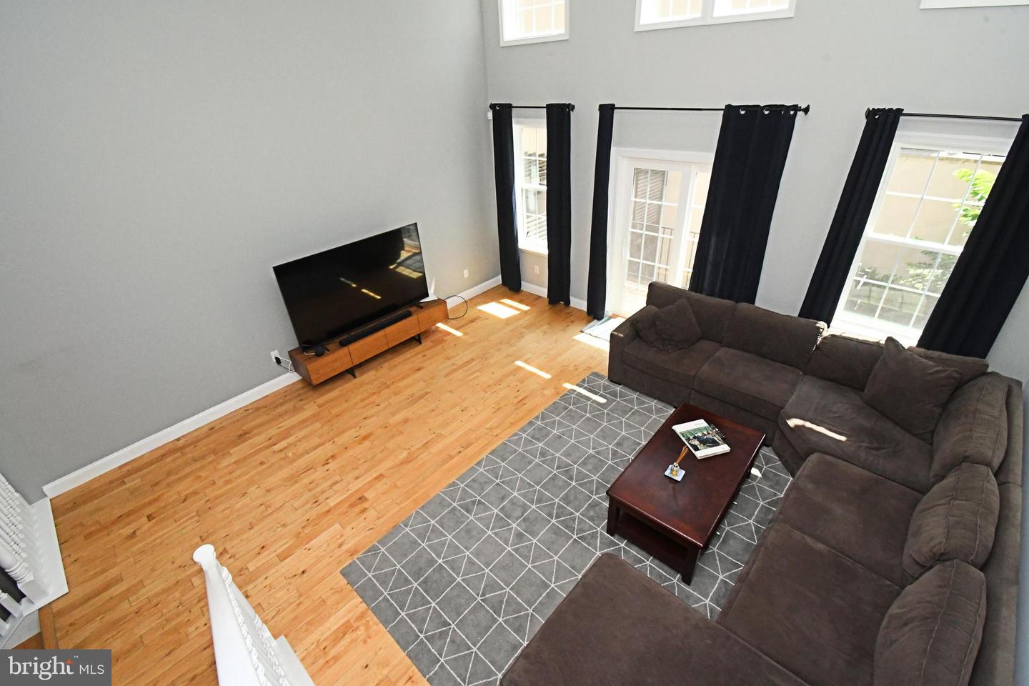 919 N American St Property Photo 11