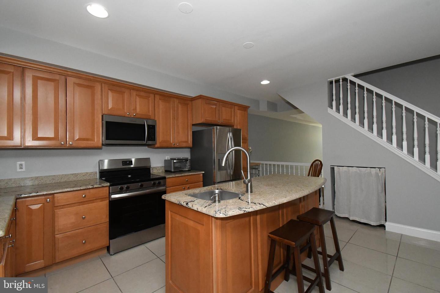 919 N American St Property Photo 18