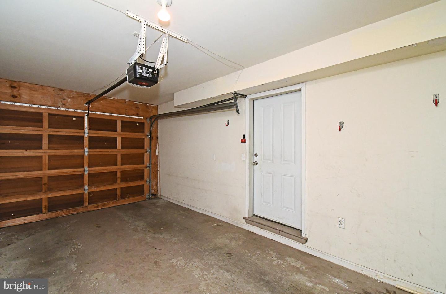 919 N American St Property Photo 60