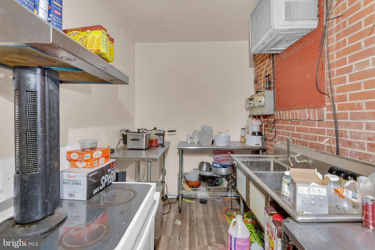 5037 Ditman St Property Photo 9