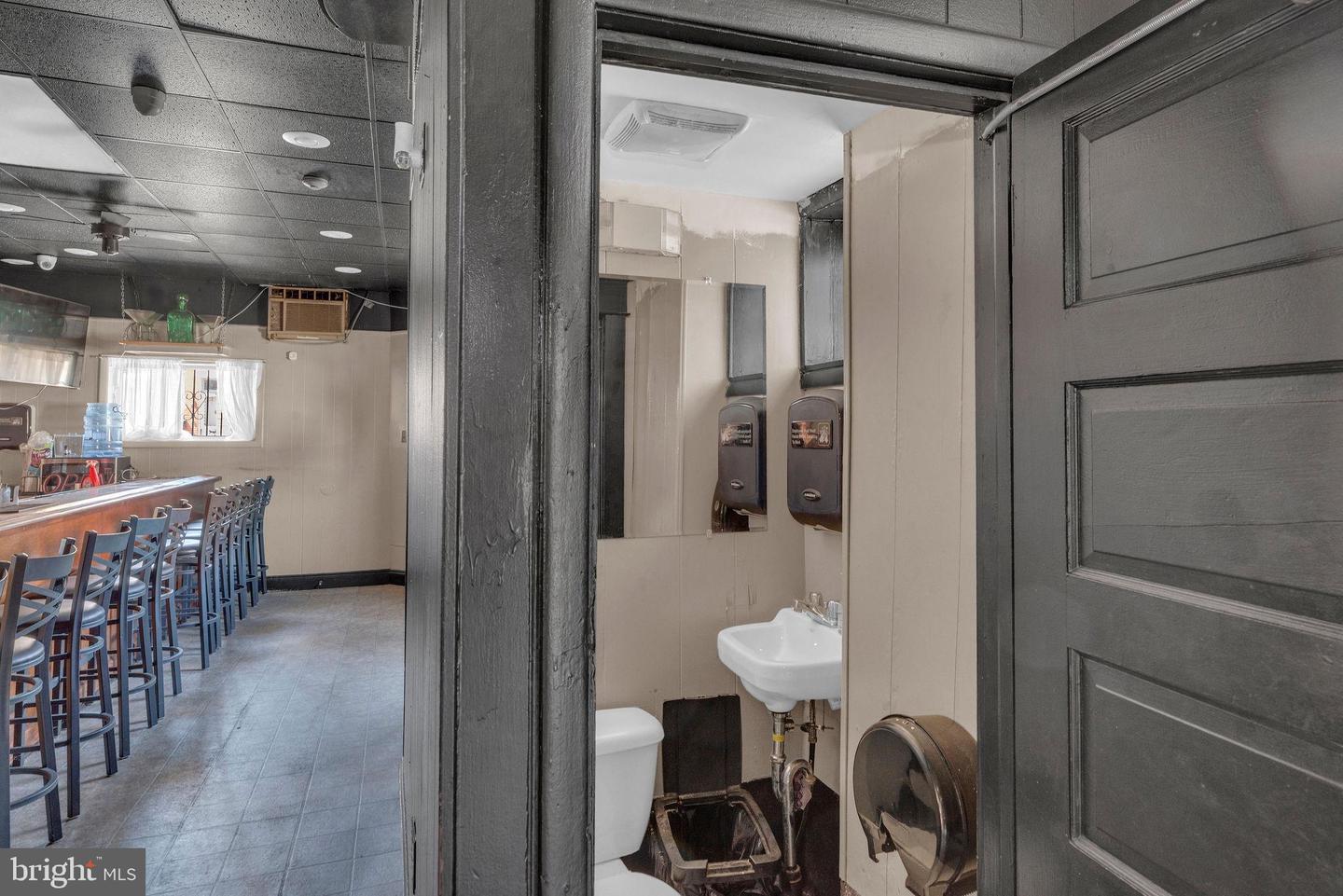 5037 Ditman St Property Photo 15