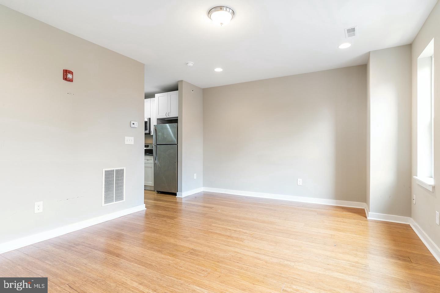 616 S 4th St #1f Property Photo 5